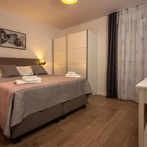  Apartamento Bura2 , With Private Parking In The Garage Croacia