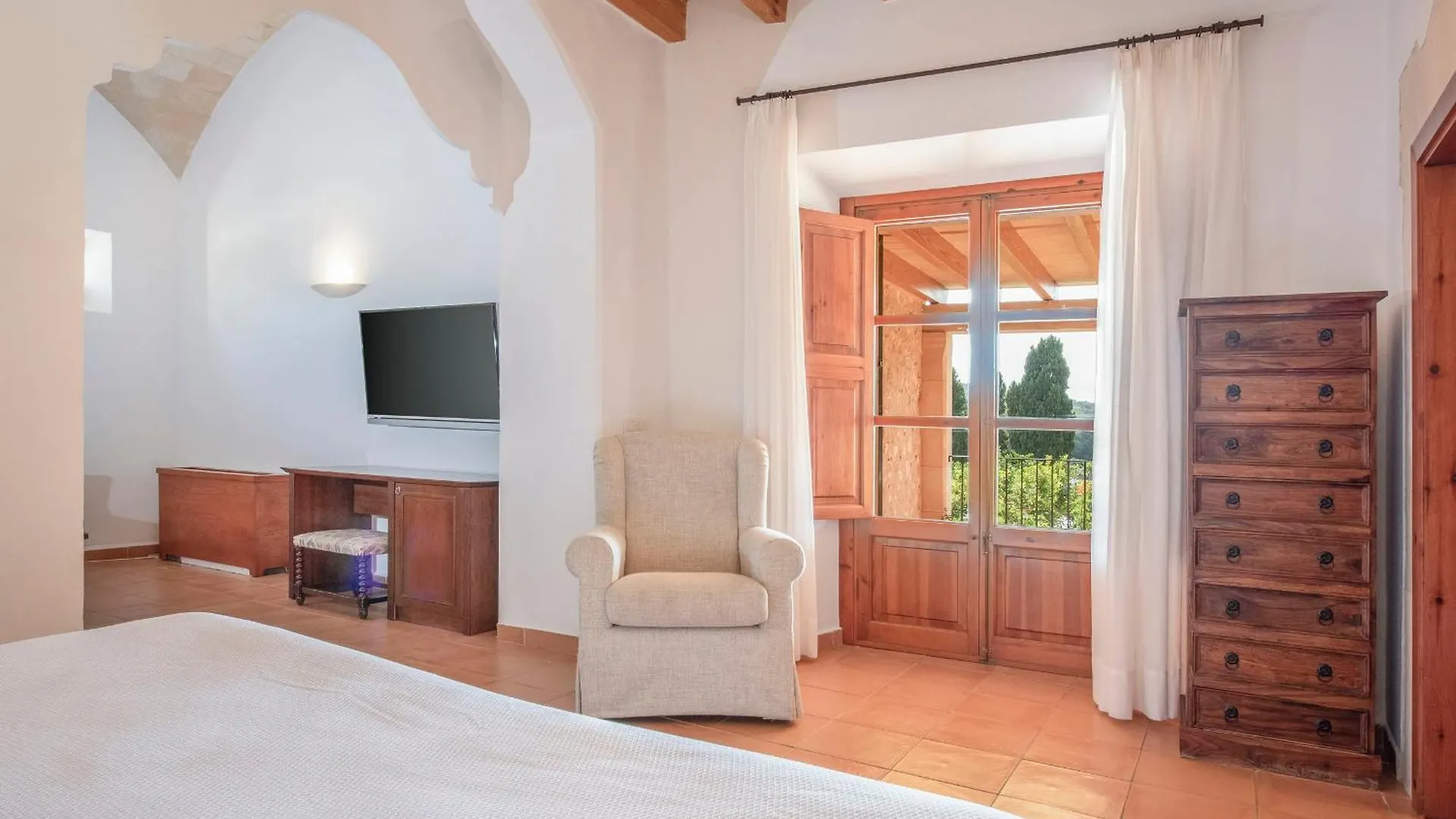 Finca Son Roig By Valentin Porreres