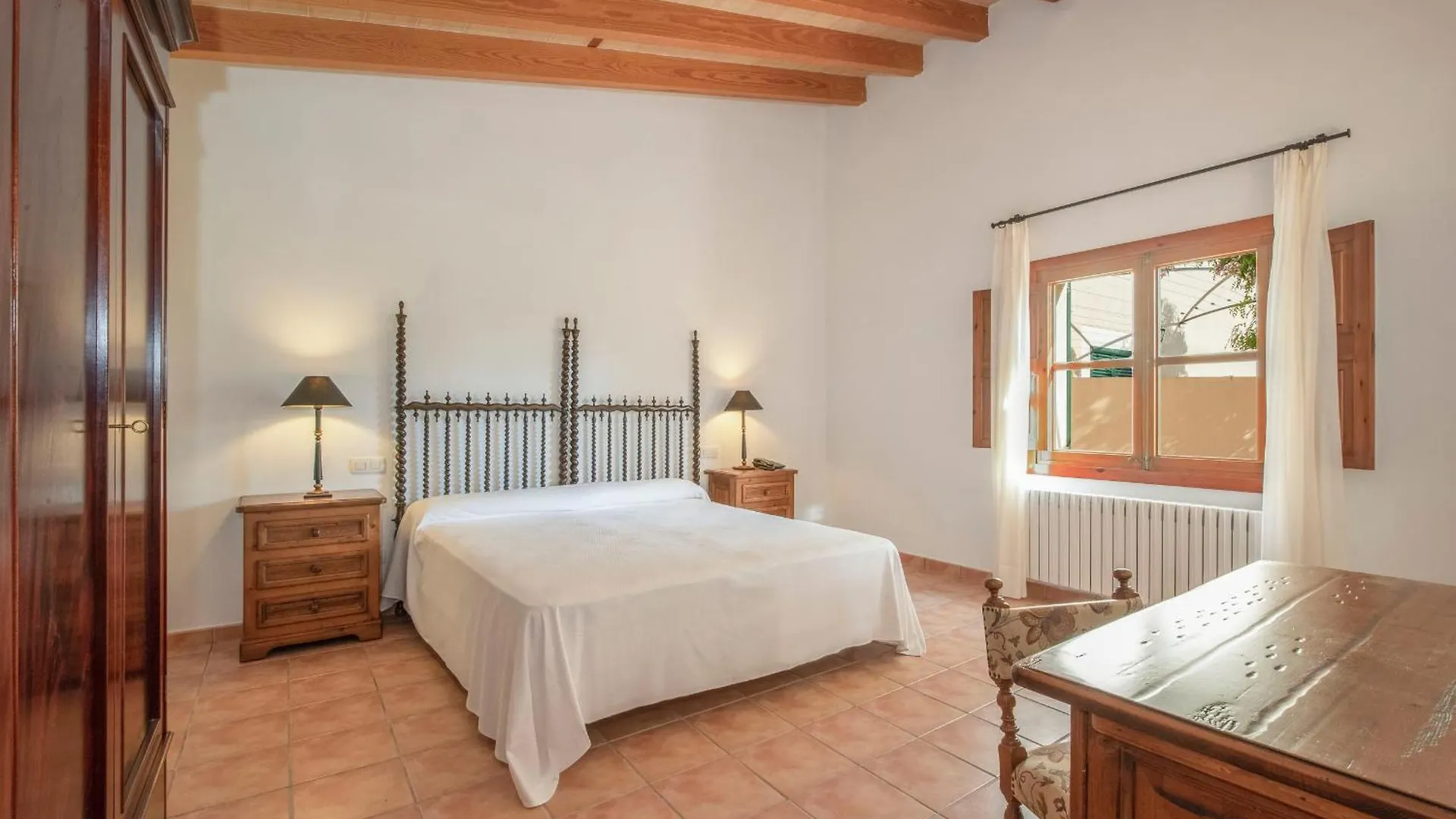 Country house Finca Son Roig By Valentin Porreres